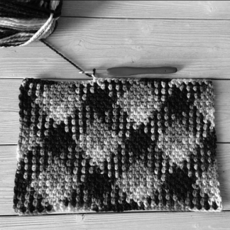 [Вязание] [poufpeople] Простая геометрия: видеокурс по вязанию в технике "пулинг" (2021)